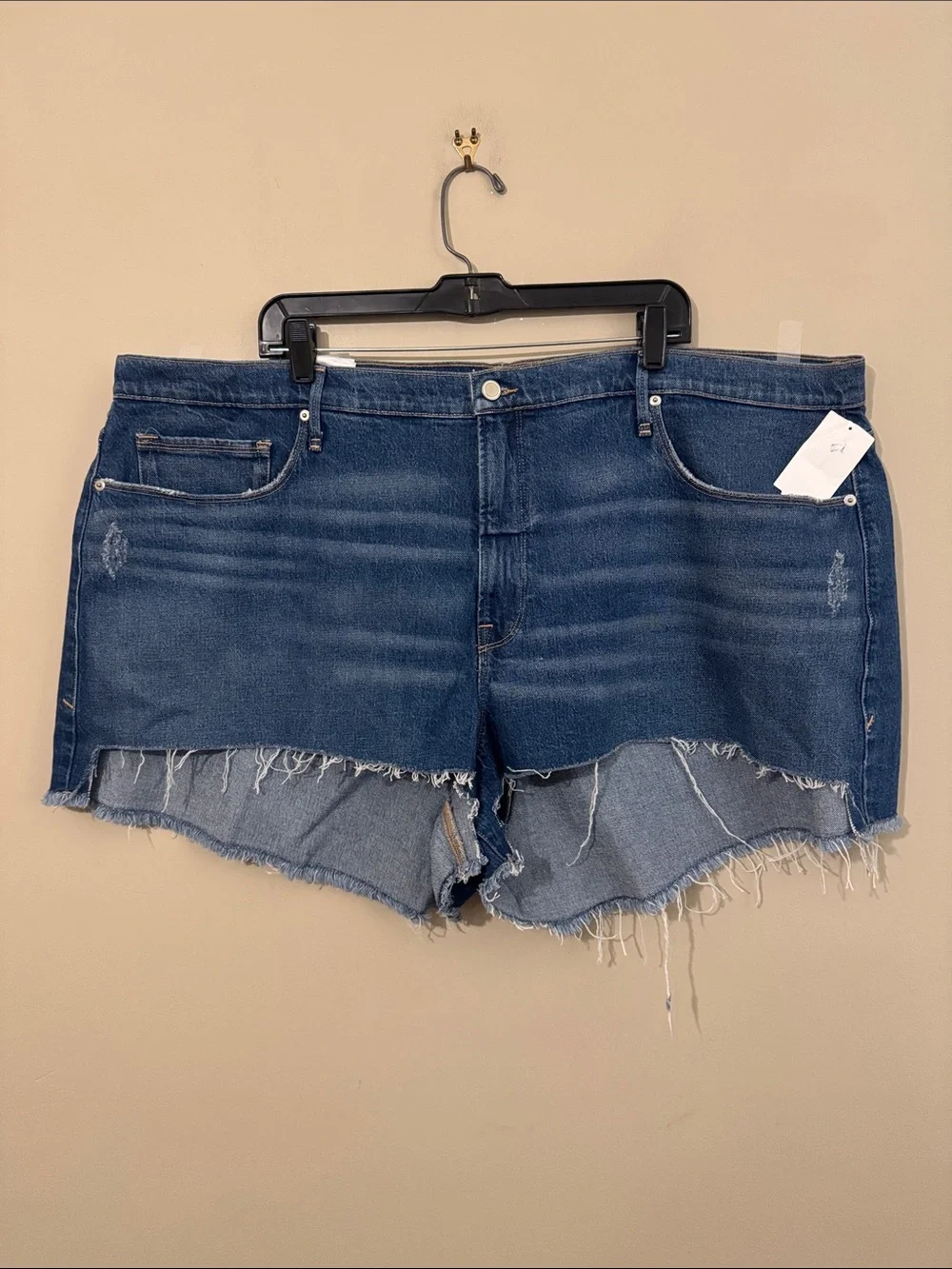 NWOT- Good American Good 90s cut off shorts, plus size 24